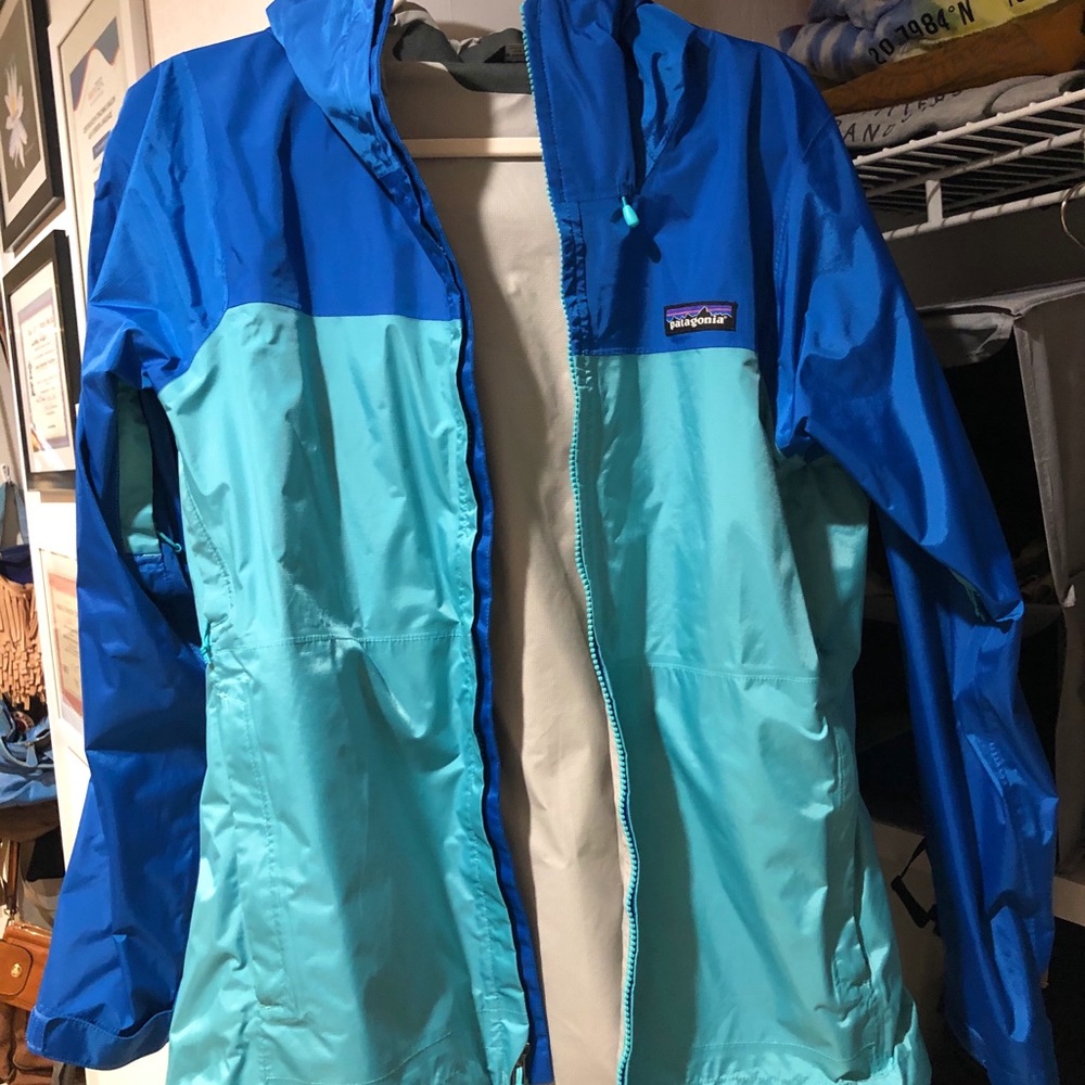 Patagonia Color-block Women’s Rain Jacket 🟩🔷